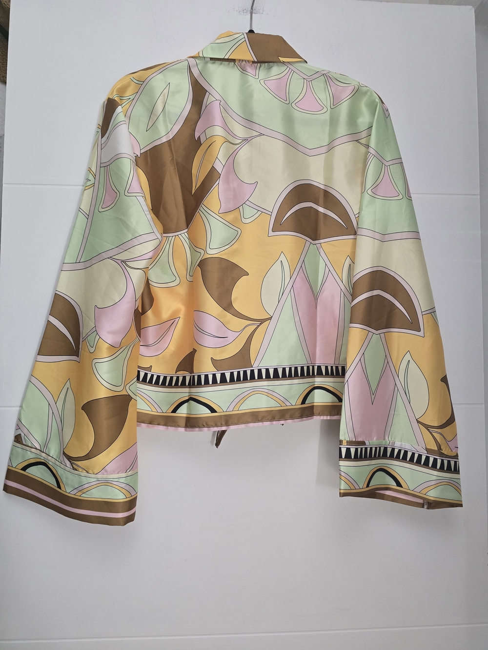 SundayUp Women's Boho Crop Top Geometric Retro Tie-Front Shirt Satin Look L - Picture 4 of 9